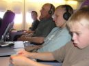 Her sidder vi i Thai Airways flyet fra Kbenhavn til Bangkok.